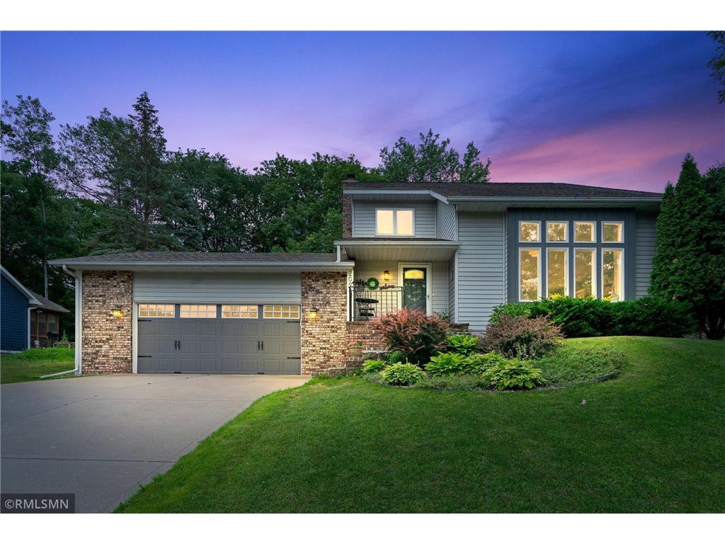 2098 Pin Oak Drive, Eagan, MN 55122 MLS 6231418 Edina Realty