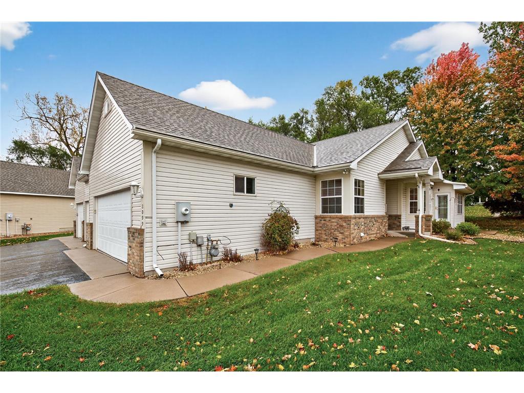 2099 Albemarle Court N Roseville MN 55113 6805354 image1