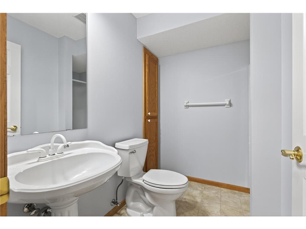 2099 Albemarle Court N Roseville MN 55113 6805354 image22