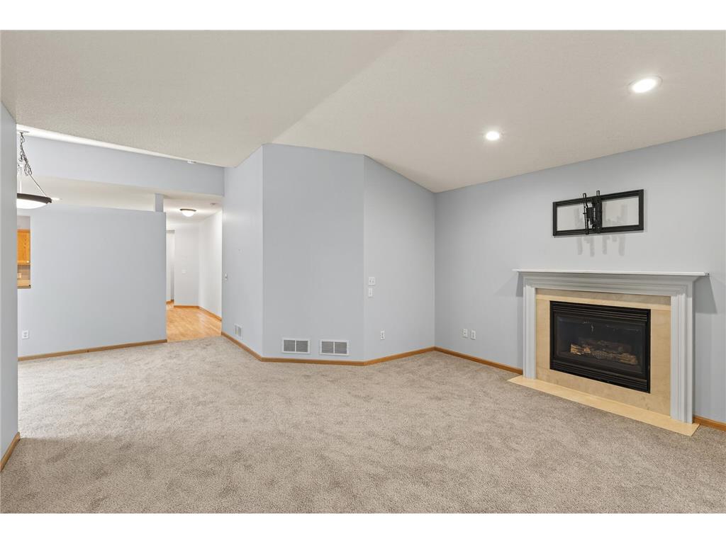 2099 Albemarle Court N Roseville MN 55113 6805354 image9