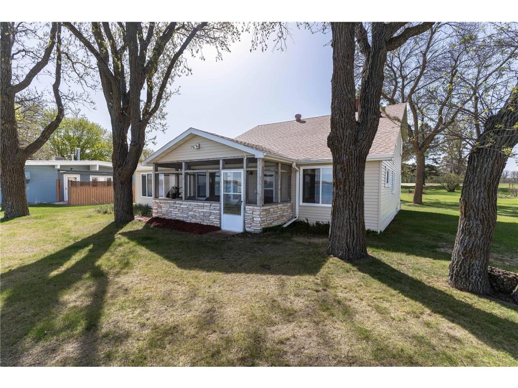 20997 Elks Point Road Dane Prairie Twp MN 56537 - Wall 7075869 image24