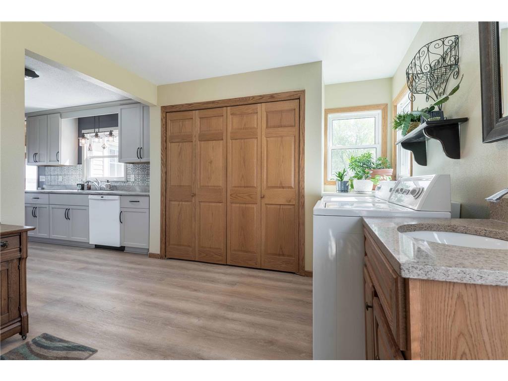 20997 Elks Point Road Dane Prairie Twp MN 56537 - Wall 7075869 image30