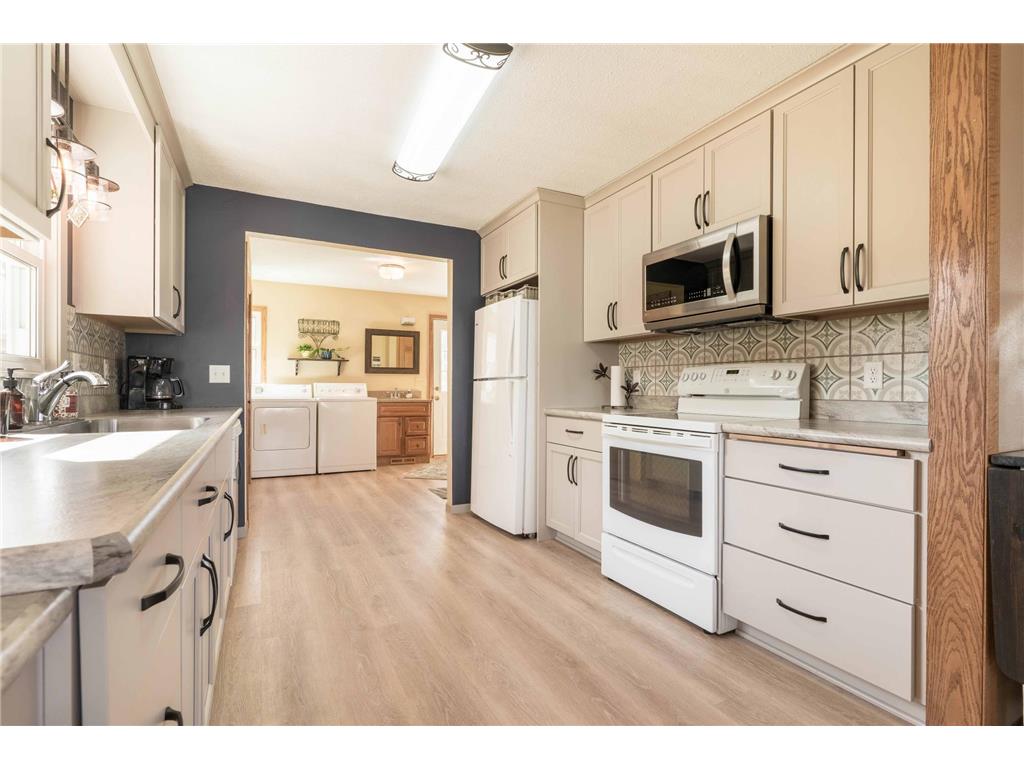 20997 Elks Point Road Dane Prairie Twp MN 56537 - Wall 7075869 image32
