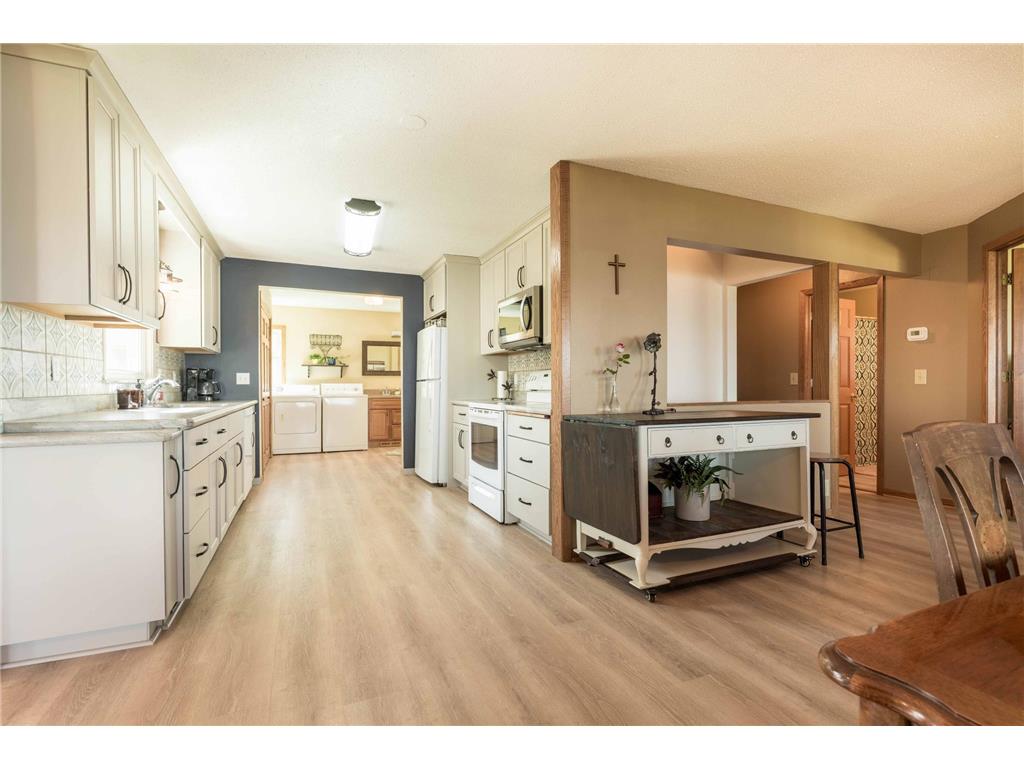 20997 Elks Point Road Dane Prairie Twp MN 56537 - Wall 7075869 image36
