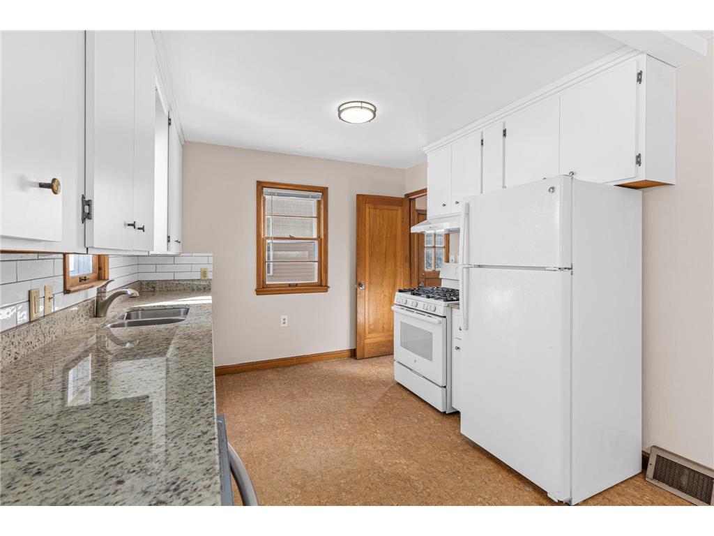21 7th Avenue N Hopkins MN 55343 7038910 image9