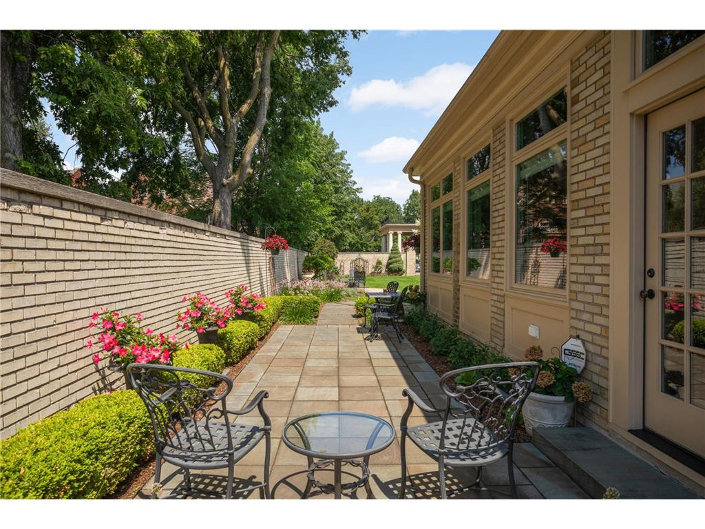 21 Avon Street S #21 Saint Paul MN 55105 6764588 image42