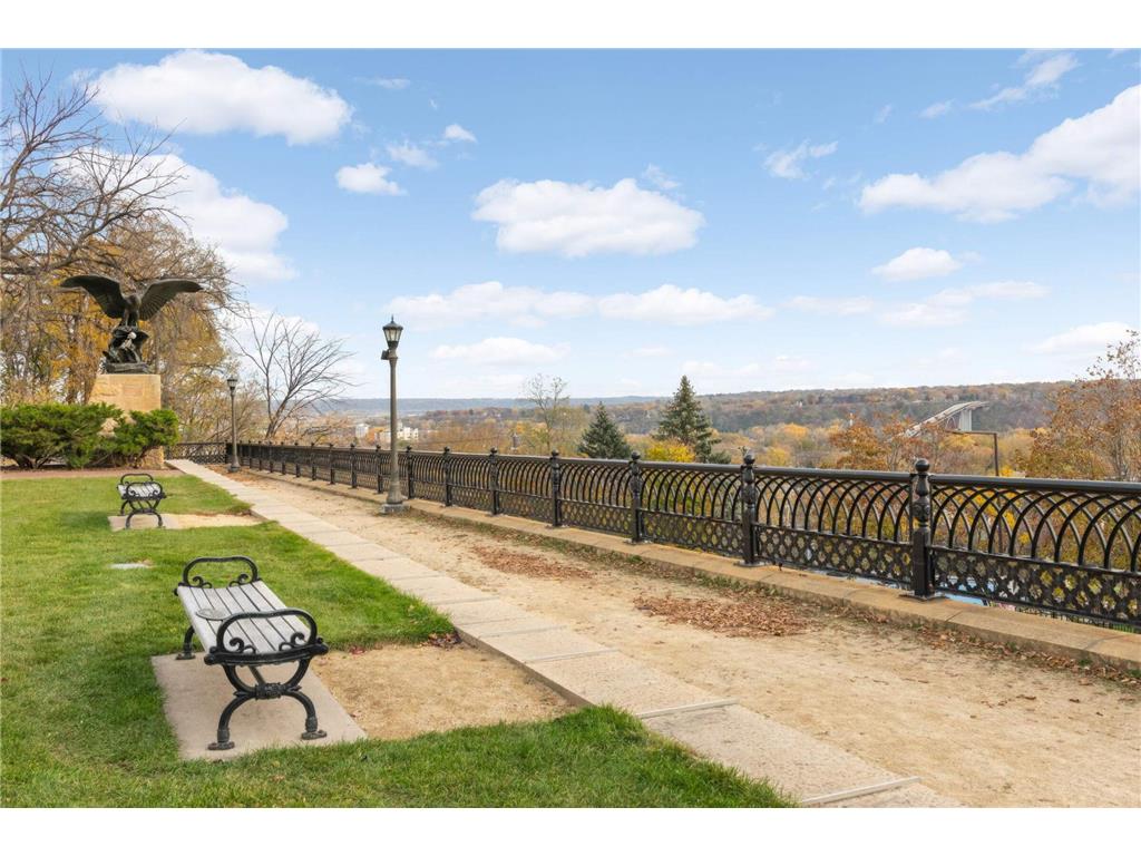 21 Avon Street S #21 Saint Paul MN 55105 6764588 image52