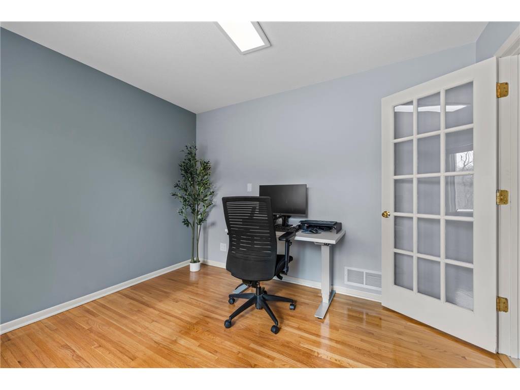 21 N Oaks Road North Oaks MN 55127 7005979 image12