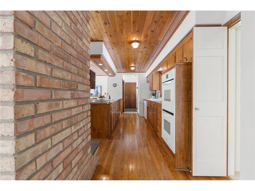 21 N Oaks Road North Oaks MN 55127 7005979 image24