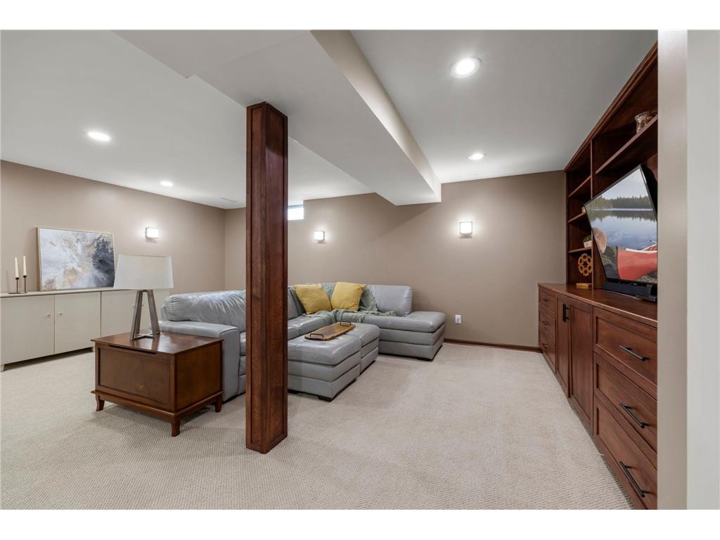 21 N Oaks Road North Oaks MN 55127 7005979 image42