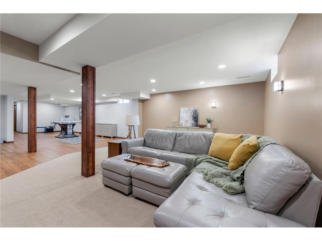 21 N Oaks Road North Oaks MN 55127 7005979 image44