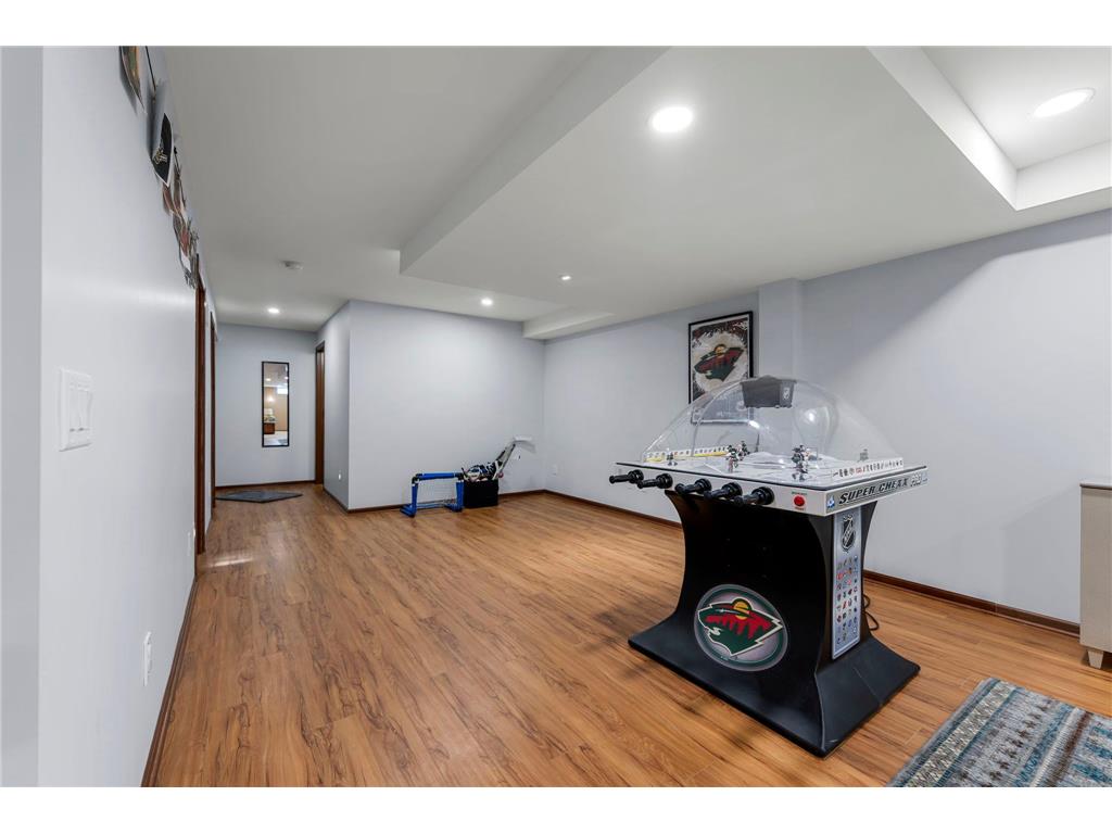 21 N Oaks Road North Oaks MN 55127 7005979 image48