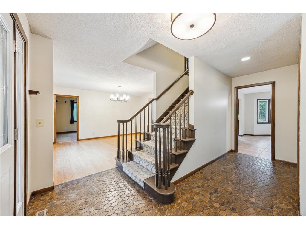 21 Red Fox Road North Oaks MN 55127 - Pleasant Lake 6714047 image11