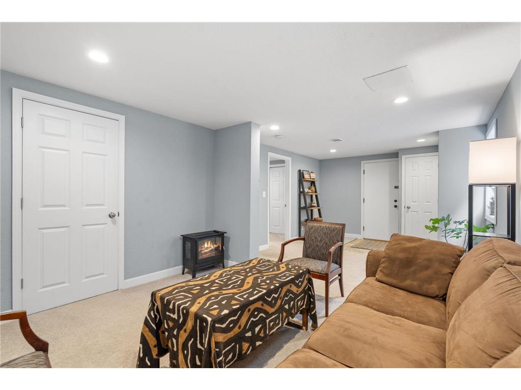 21 Russell Avenue S Minneapolis MN 55405 7050525 image19