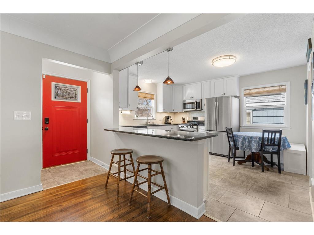 21 Russell Avenue S Minneapolis MN 55405 7050525 image2