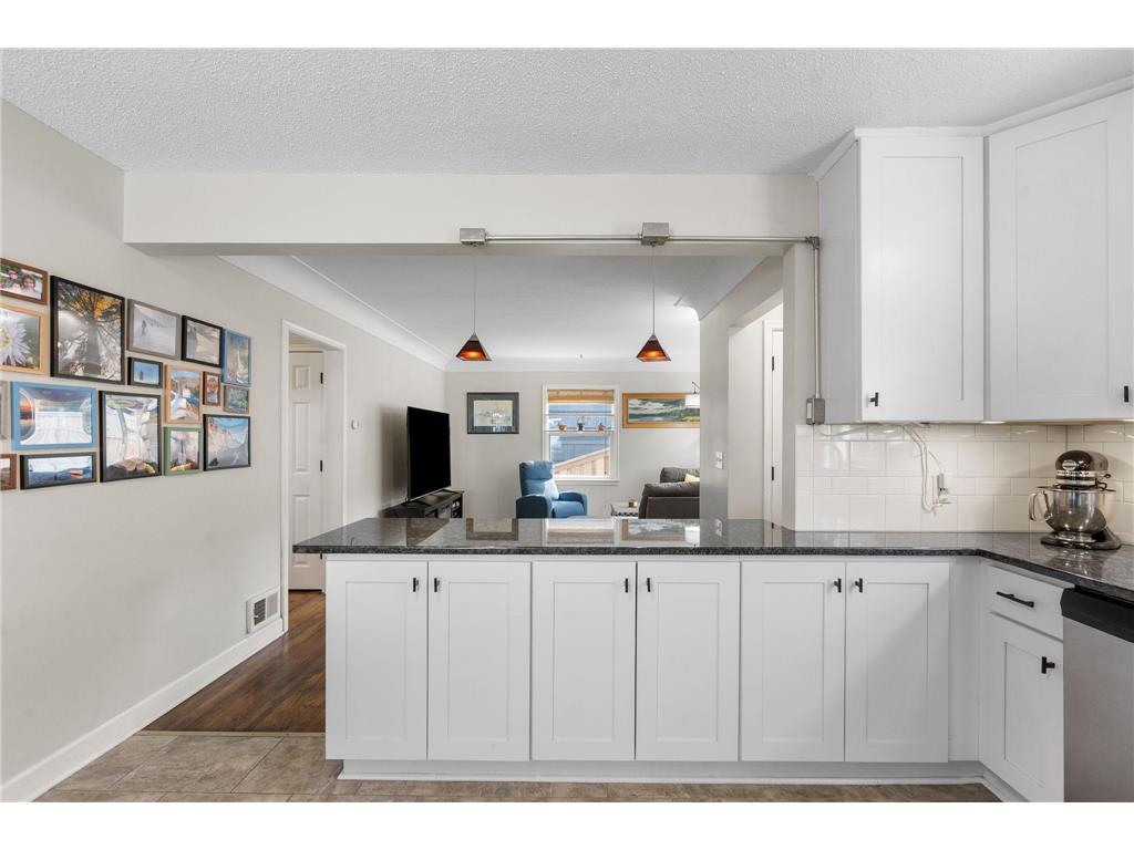 21 Russell Avenue S Minneapolis MN 55405 7050525 image9