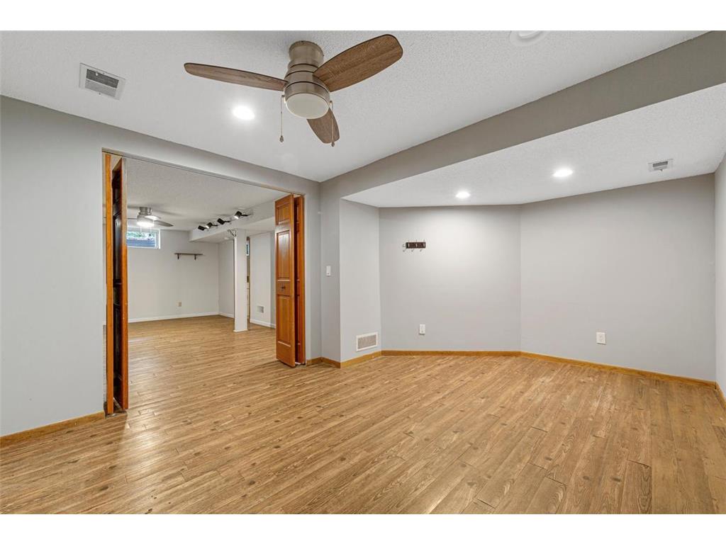 21 Walden Street Burnsville MN 55337 6798238 image37