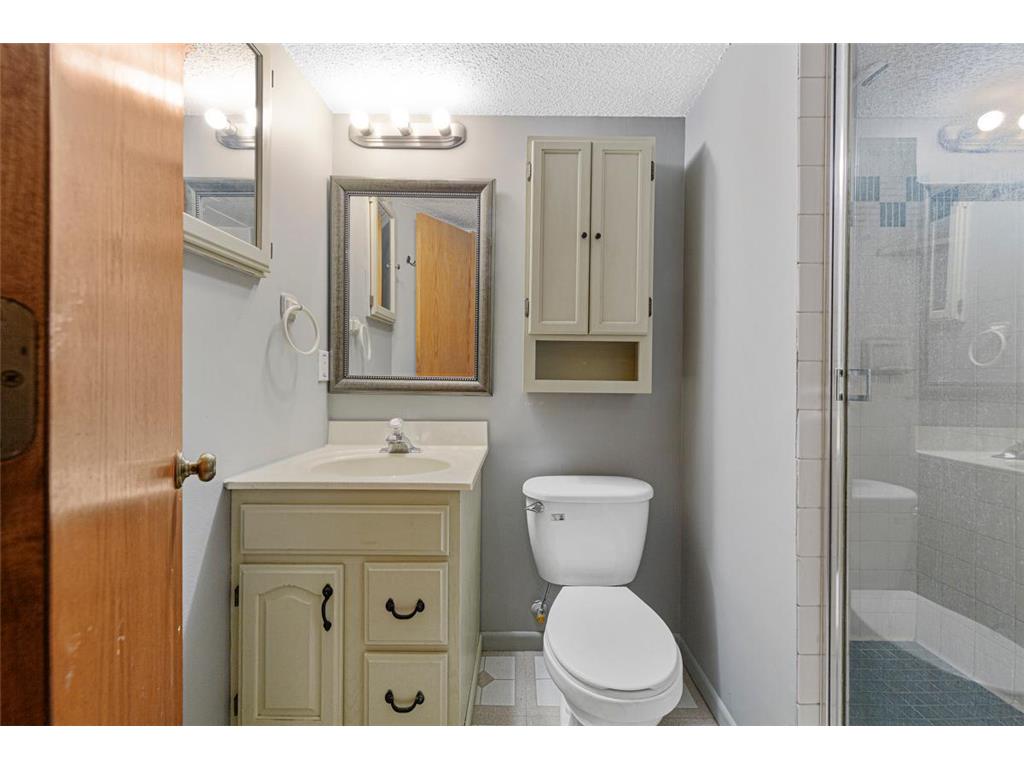 21 Walden Street Burnsville MN 55337 6798238 image40