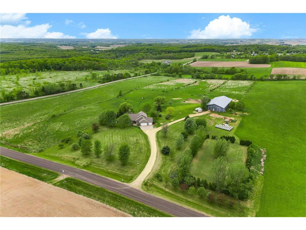 210 222nd Street Eau Galle Twp WI 54002 6678433 image1