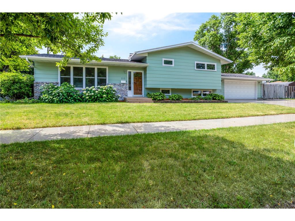 210 29th Avenue N Fargo ND 58102 7103891 image1
