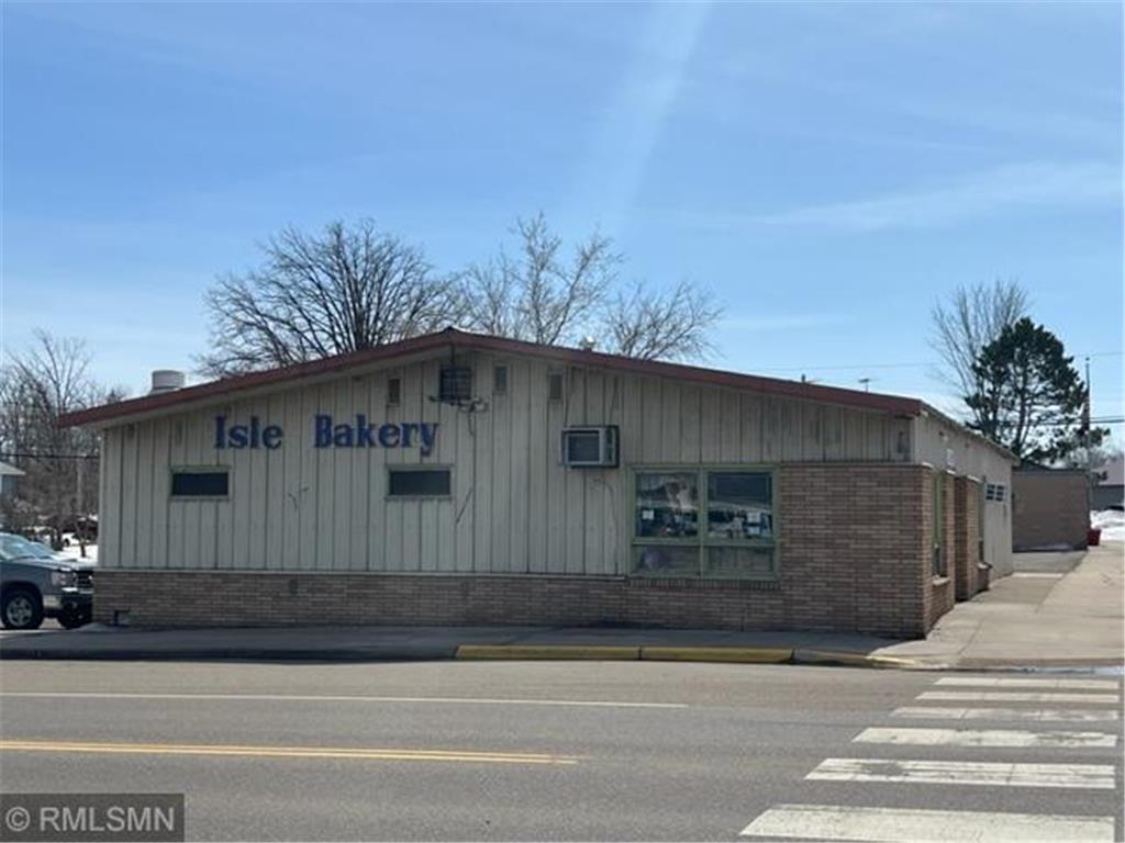 210 2nd Avenue S Isle MN 56342 6354445 image1