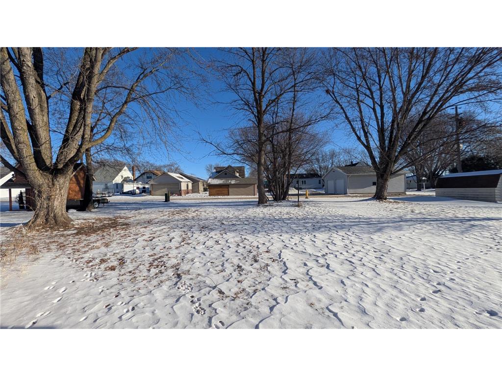 210 2nd Street E Morgan MN 56266 7019005 image10