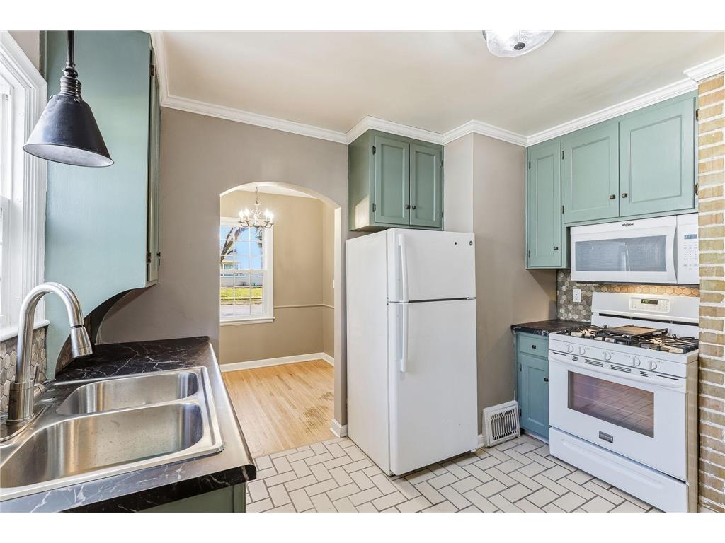 210 5th Avenue NE Faribault MN 55021 6815272 image14