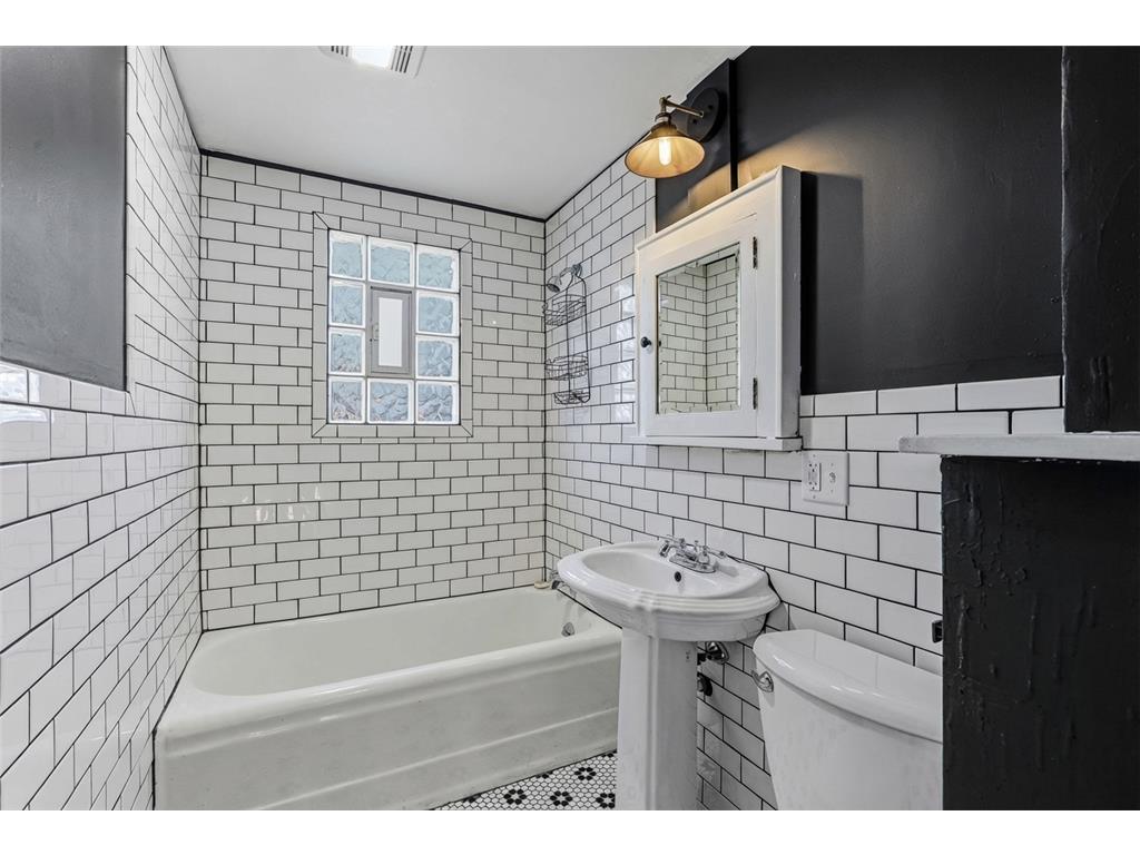 210 5th Avenue NE Faribault MN 55021 6815272 image17