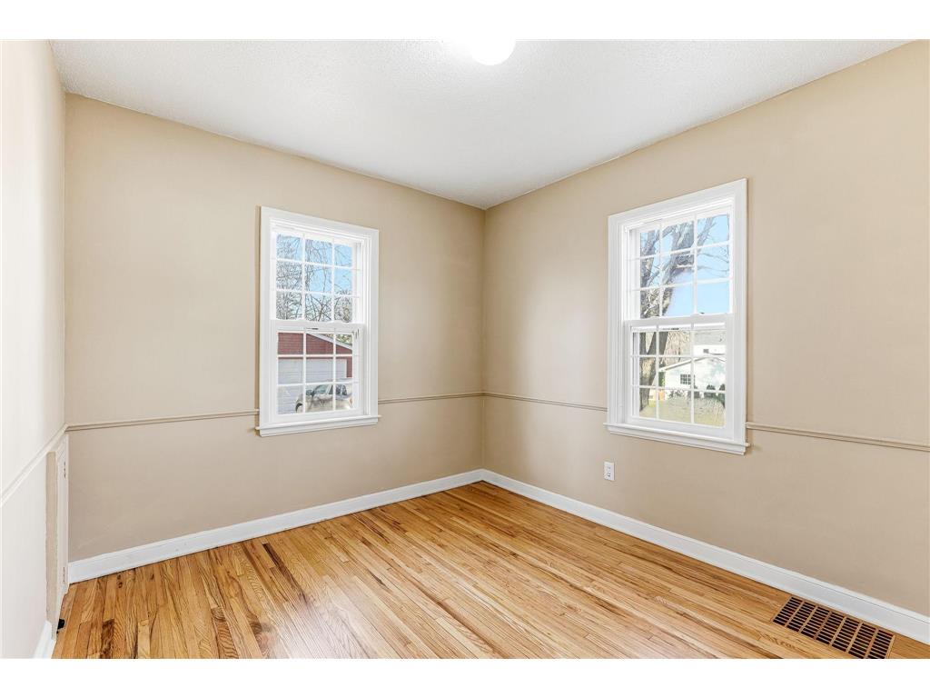 210 5th Avenue NE Faribault MN 55021 6815272 image18