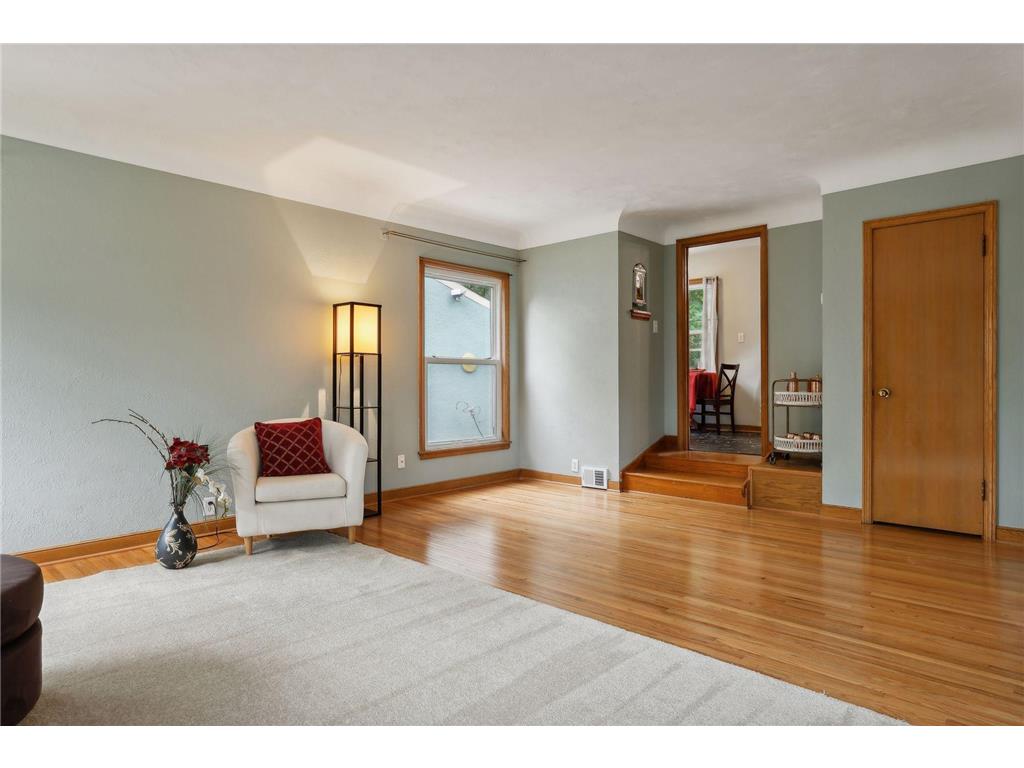 210 County Road B2 W Roseville MN 55113 6586810 image1