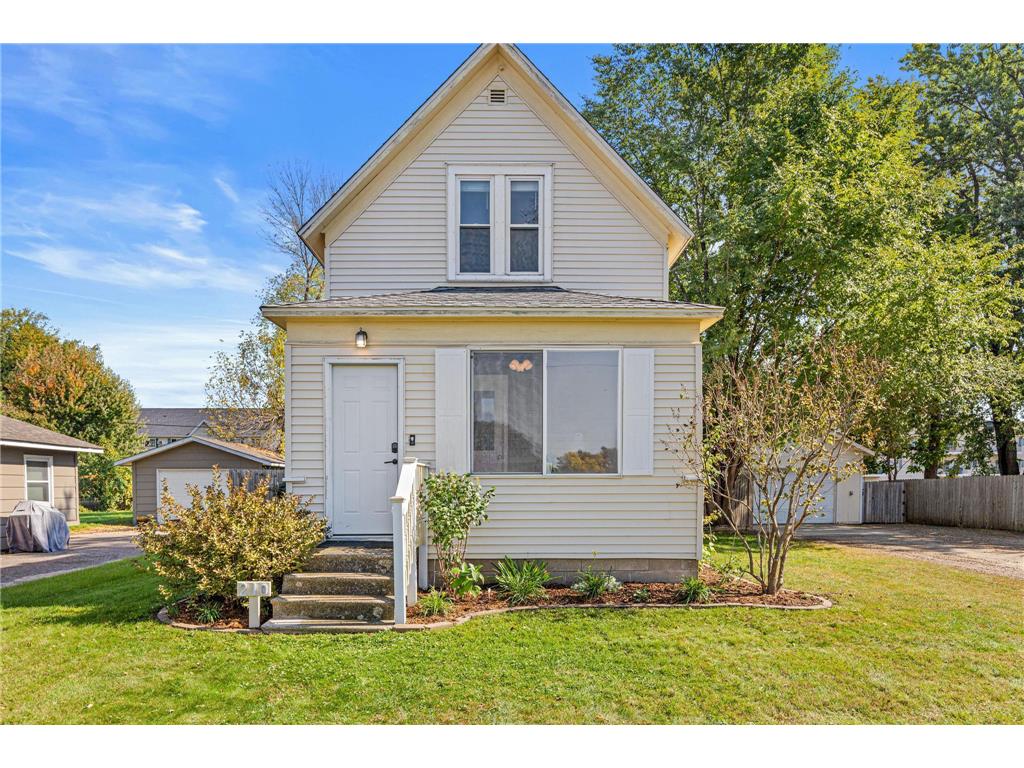 210 Dahlin Avenue NE Isanti MN 55040 6798311 image1