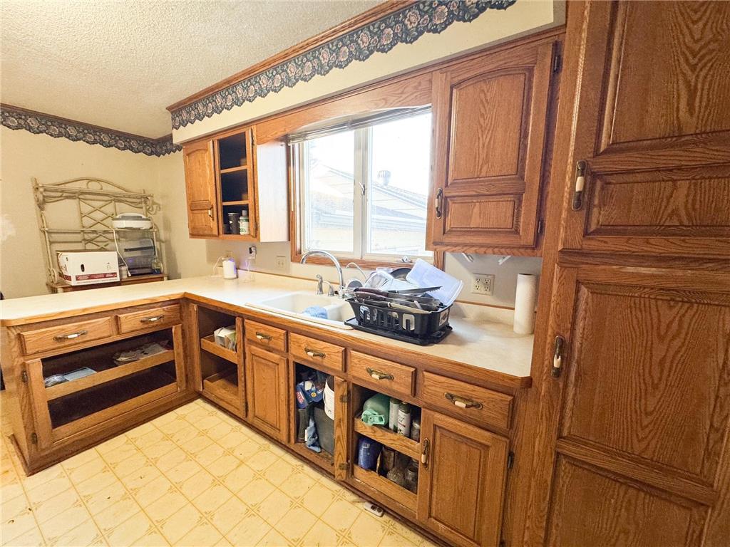 210 Delaware Avenue Adrian MN 56110 6799395 image8