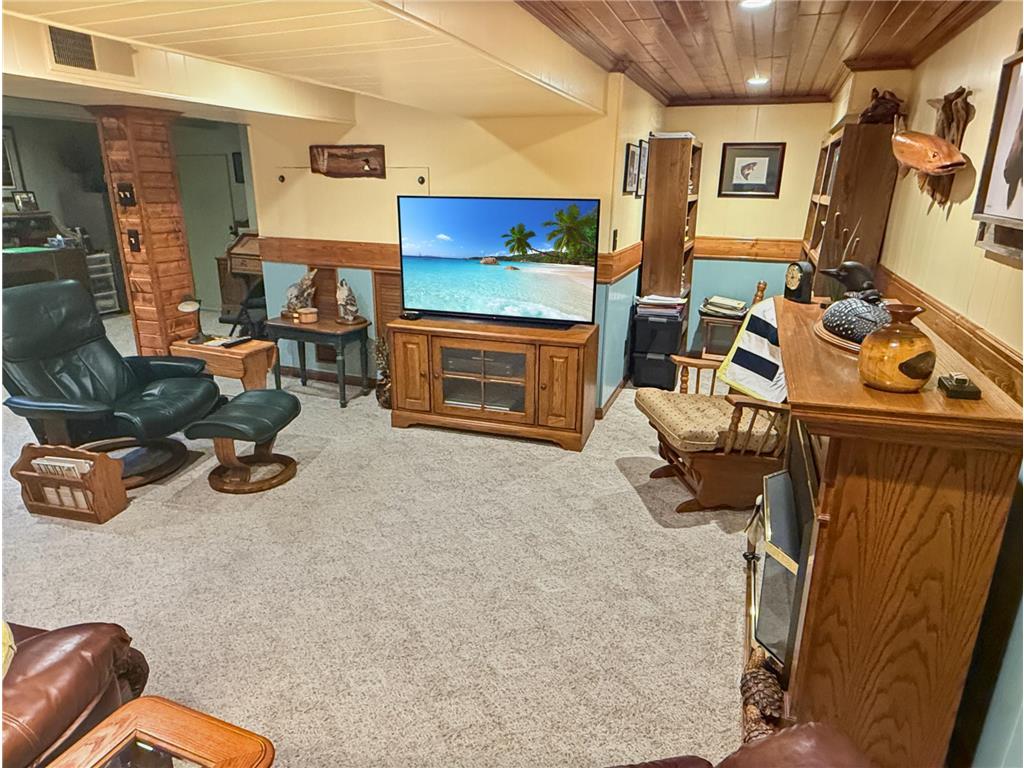 210 E Ciro Street Truman MN 56088 7075390 image32