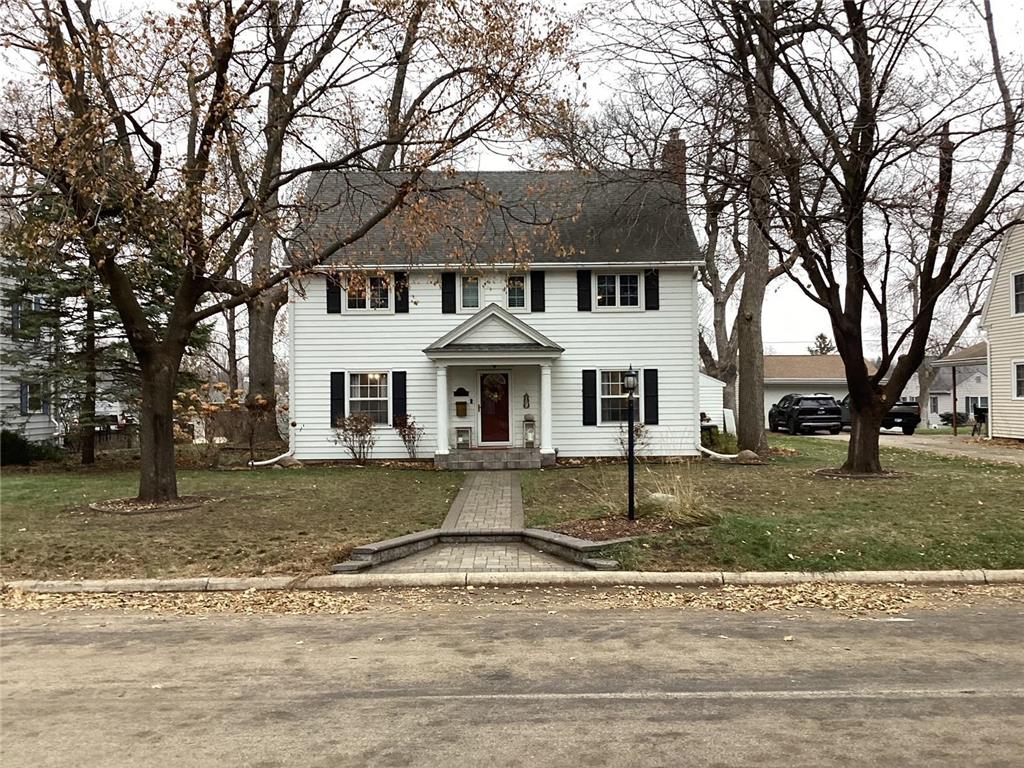 210 Lee Place Albert Lea MN 56007 6822050 image1