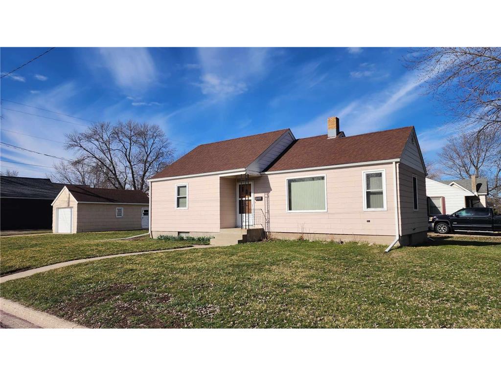 210 N Drew Street, Redwood Falls, MN, 56283 MLS 6511431 Edina Realty