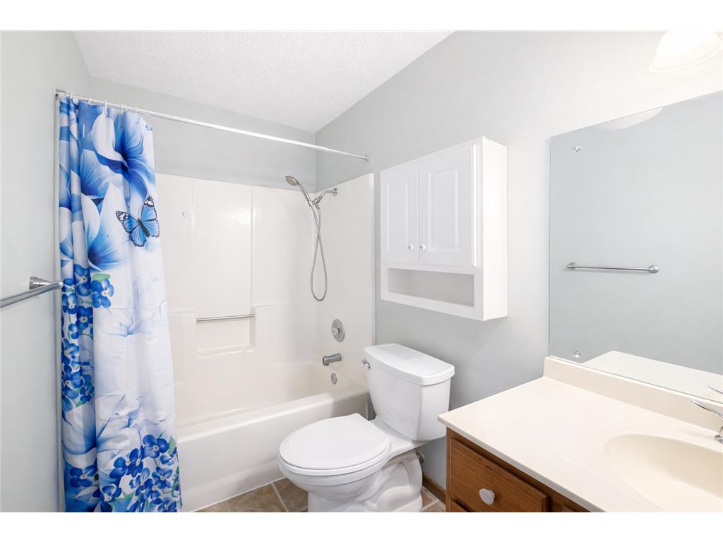 210 Sargent Drive #103 Red Wing MN 55066 7012050 image6