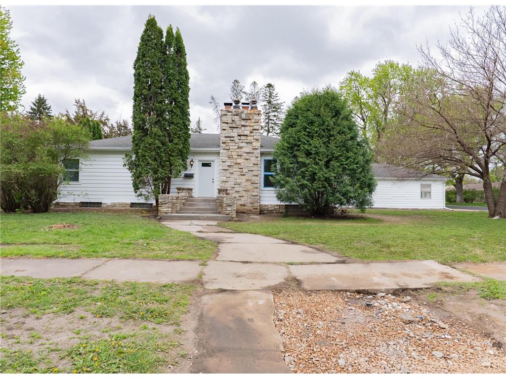 210 Shakopee Avenue E Shakopee MN 55379 7071348 image2