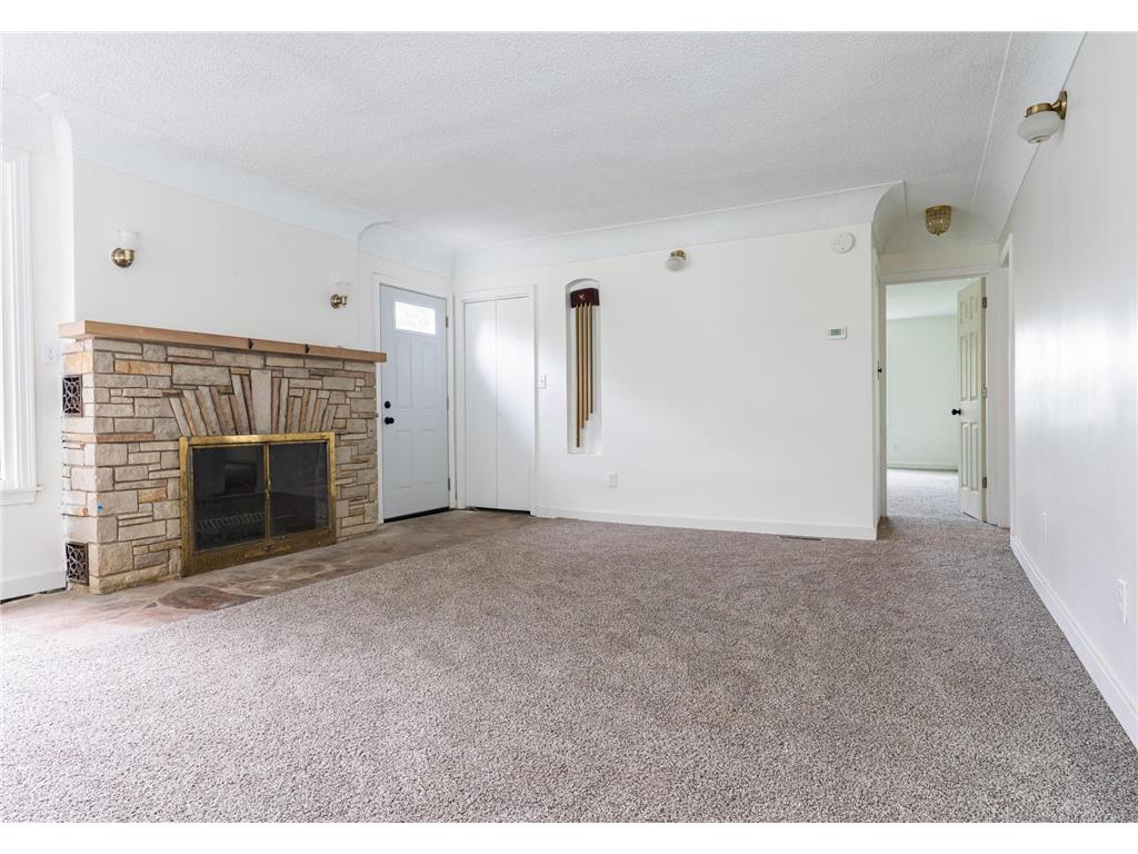 210 Shakopee Avenue E Shakopee MN 55379 7071348 image3