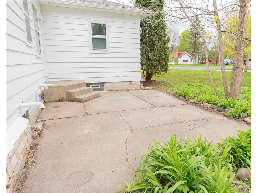 210 Shakopee Avenue E Shakopee MN 55379 7071348 image31