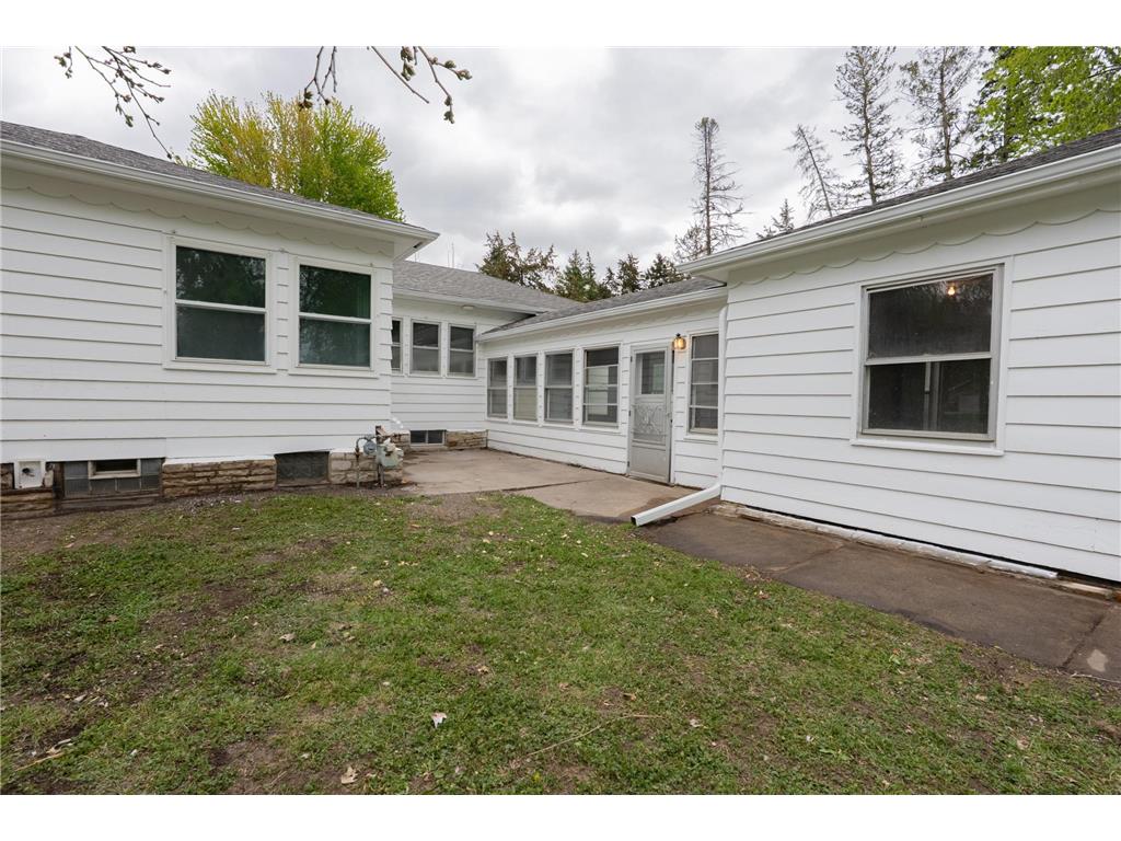 210 Shakopee Avenue E Shakopee MN 55379 7071348 image34
