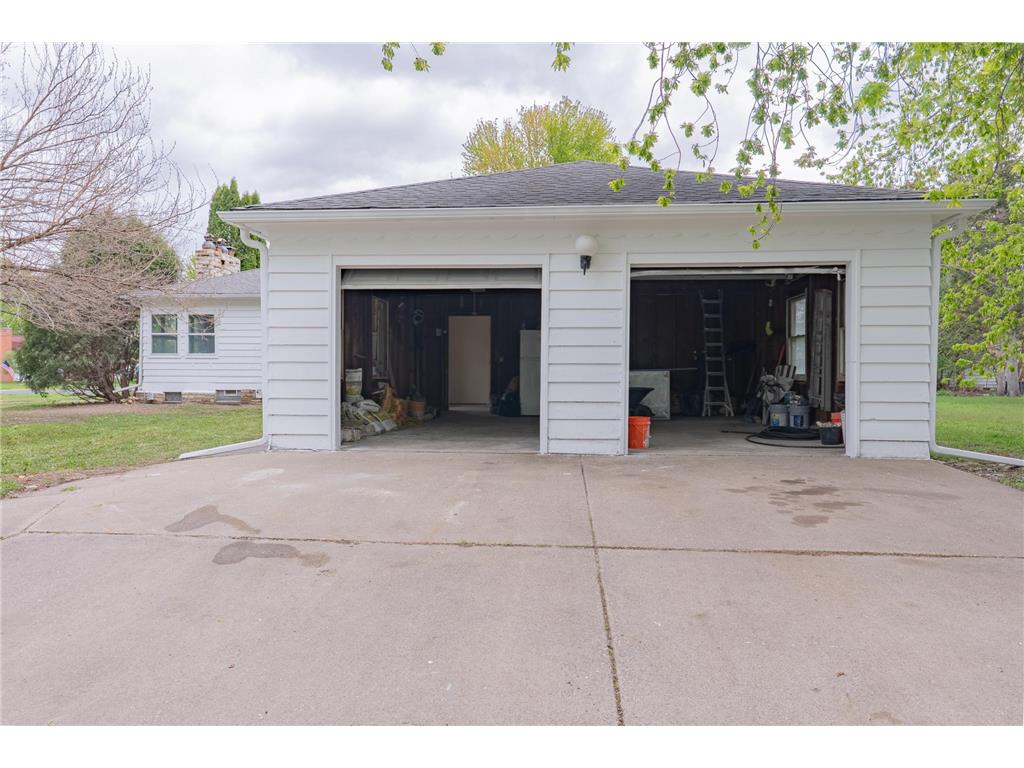 210 Shakopee Avenue E Shakopee MN 55379 7071348 image35