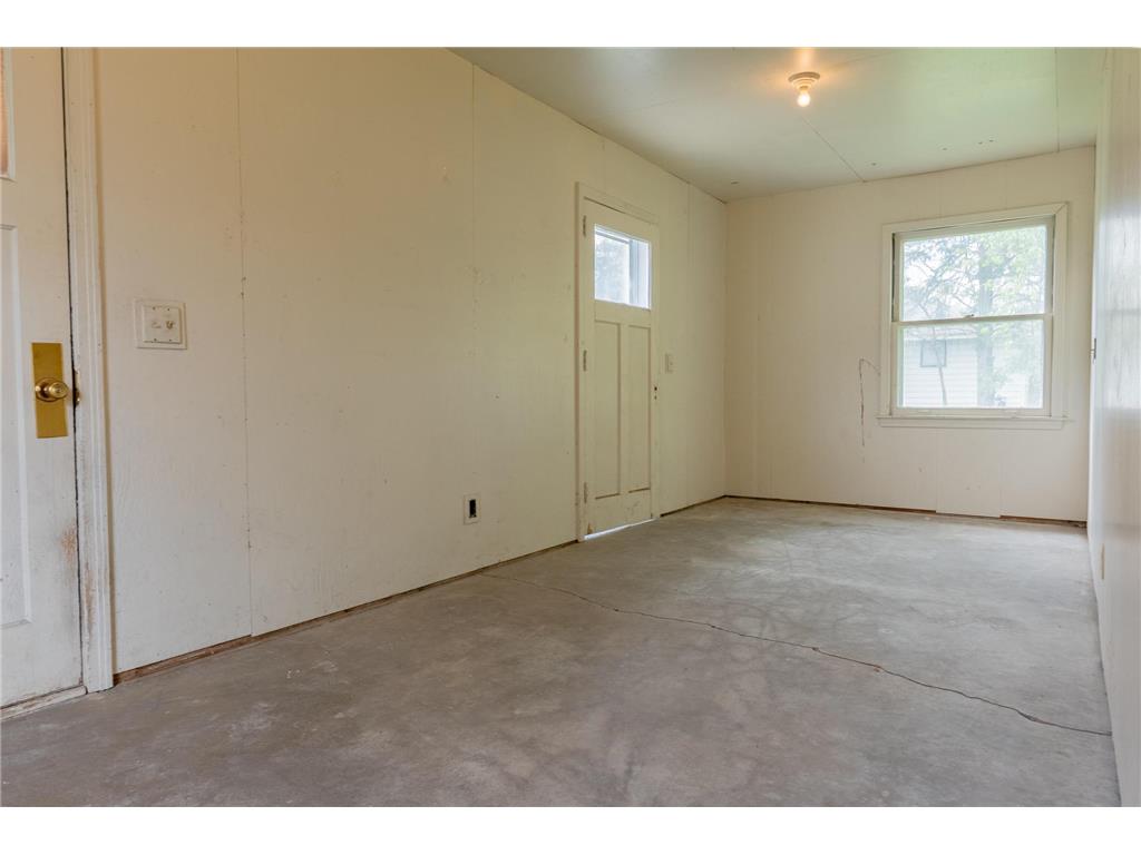 210 Shakopee Avenue E Shakopee MN 55379 7071348 image39