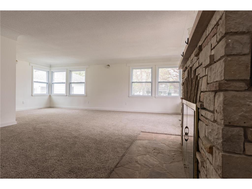 210 Shakopee Avenue E Shakopee MN 55379 7071348 image4