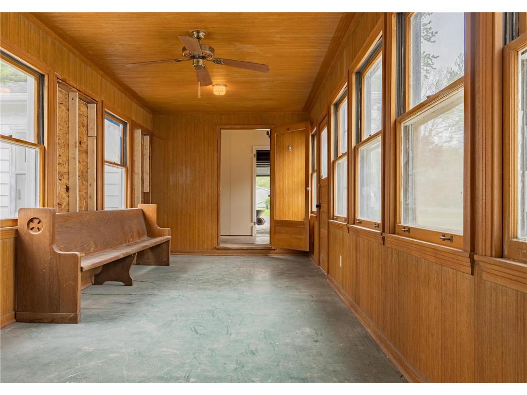 210 Shakopee Avenue E Shakopee MN 55379 7071348 image40