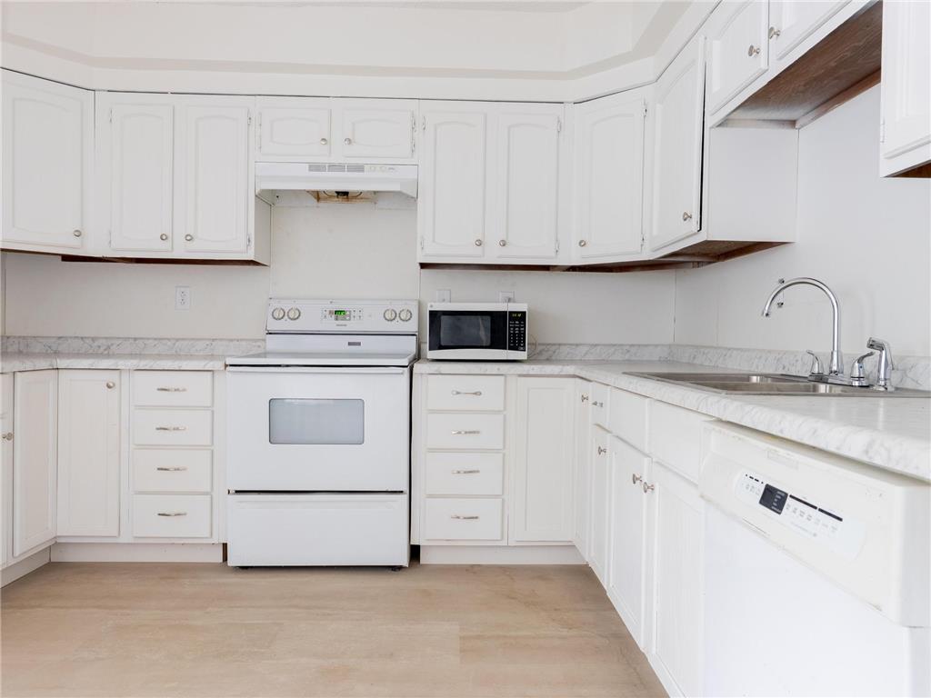 210 Shakopee Avenue E Shakopee MN 55379 7071348 image6