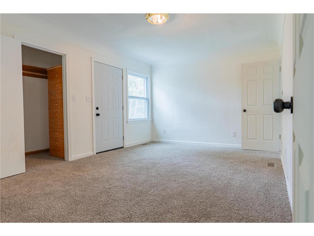 210 Shakopee Avenue E Shakopee MN 55379 7071348 image7