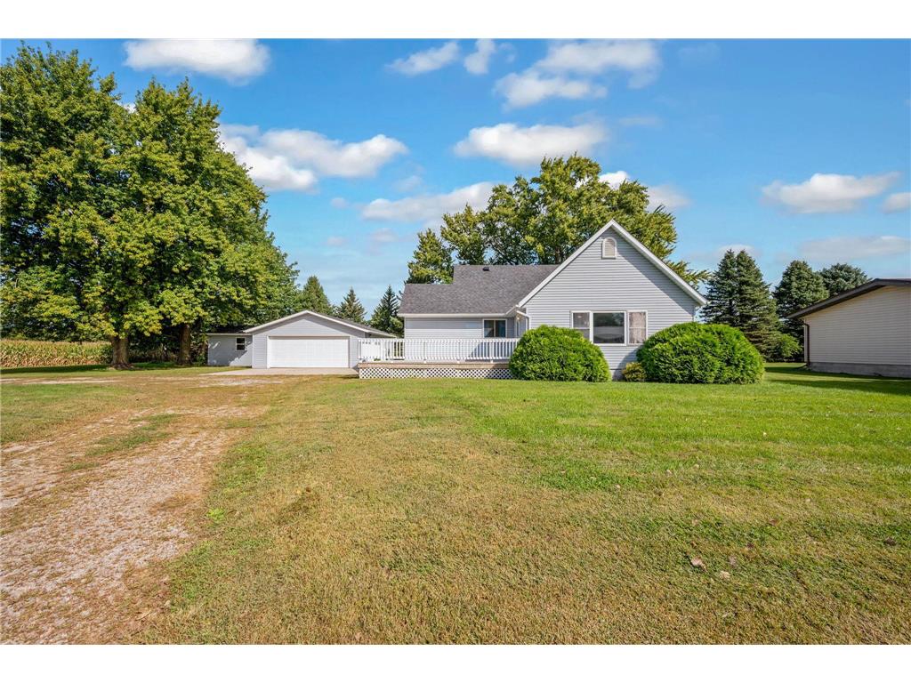 210 Van Amber Street W Welcome MN 56181 6783135 image1