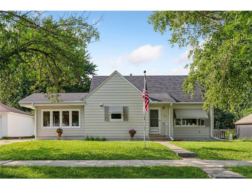 210 W 5th Street Chaska MN 55318 6572806 image1