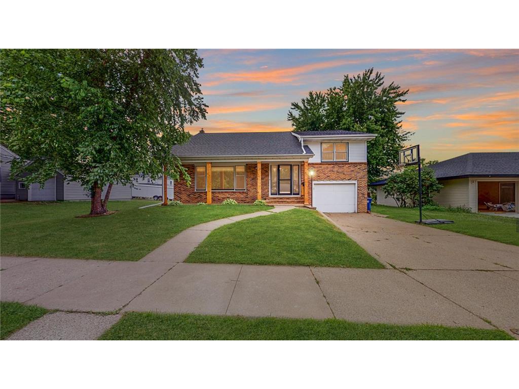 210 W Elm Street, Lake City, MN, 55041 MLS 7299637 Edina Realty