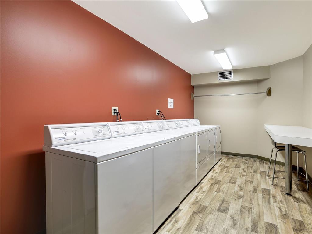 210 W Grant Street #107 Minneapolis MN 55403 7095811 image23